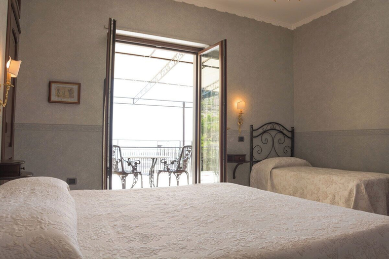 Bedroom 2, Sunrise Guest House, Salerno