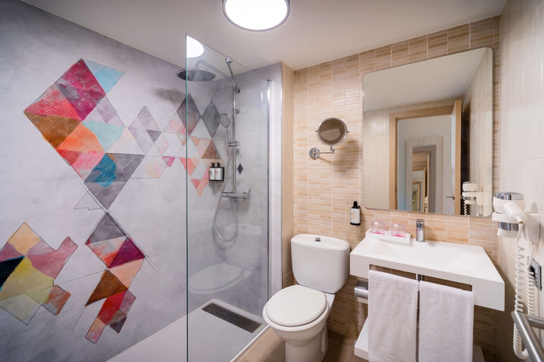Bathroom 5, Servatur Isora Suites, Santa Cruz de Tenerife