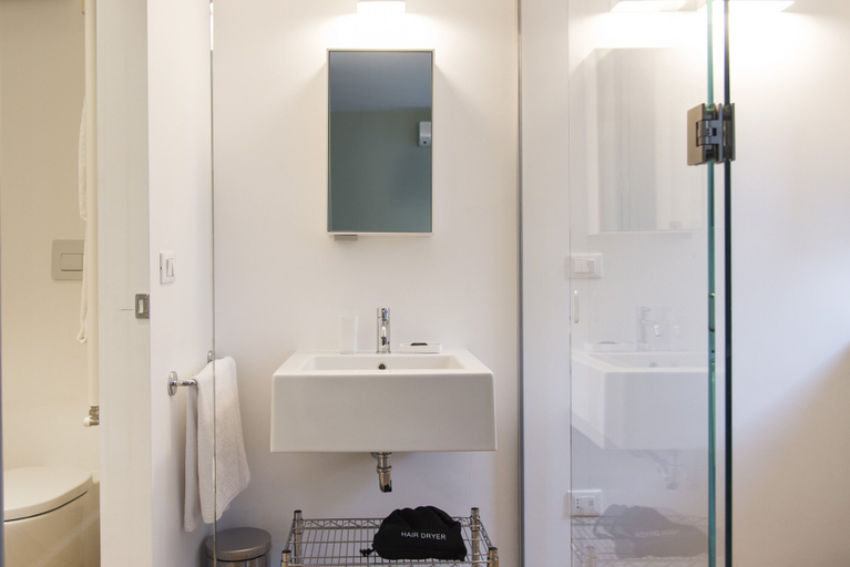 Bathroom 4, Brera Apartments in City Center, Milano