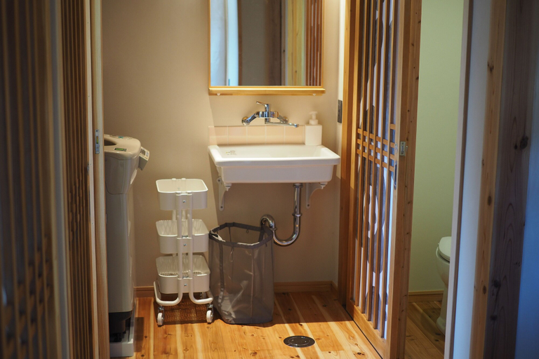 Bathroom 3, okatei, Tonoshō