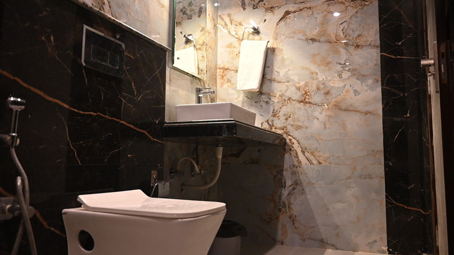 Bathroom 4, Moon Star Beach Resort, Purba Medinipur
