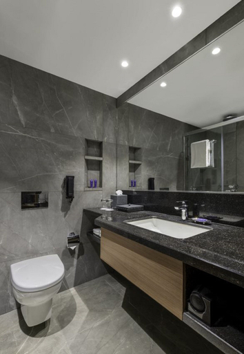Bathroom 3, Vivanta Mangalore Oldport Road - Formerly Known as Taj Manjarun, Dakshina Kannada