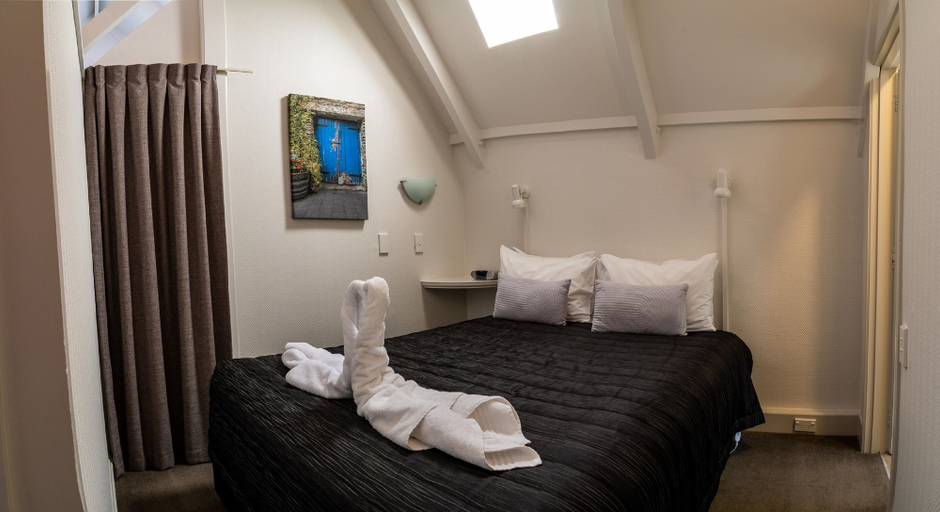 Bedroom 2, Turner Heights Townhouses, Queenstown-Lakes