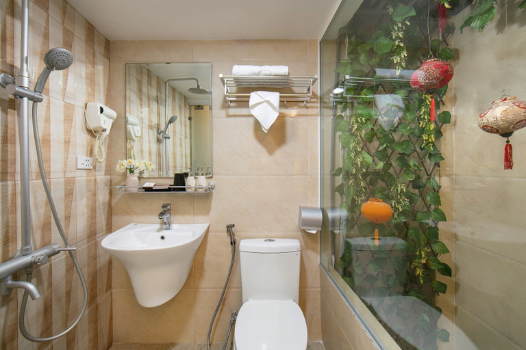 Bathroom 5, Hanoi La Cascada House & Travel, Hoàn Kiếm