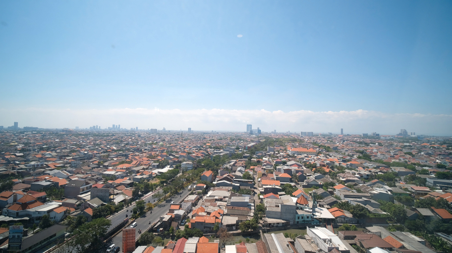 Exterior & Views, Compact and Strategic Studio at Bale Hinggil Apartment By Travelio, Surabaya