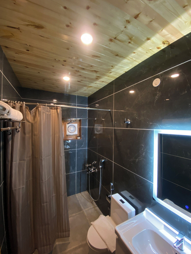 Bathroom 3, Oakwood Hamlet Resort - Shoghi - Shimla, Solan