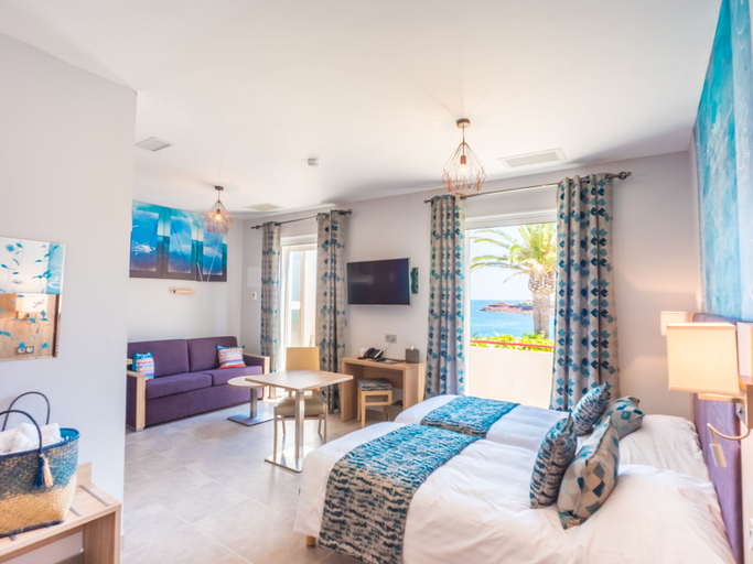 Bedroom 3, Les Flots Bleus, Var