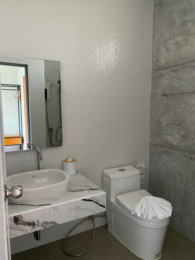 Bathroom 4, Destino Hotel Surin, Muang Surin