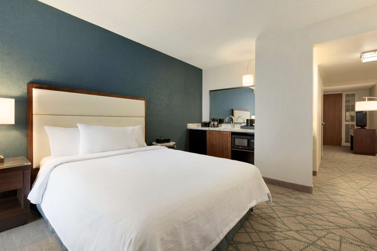 Bedroom 3, Embassy Suites by Hilton San Luis Obispo, San Luis Obispo