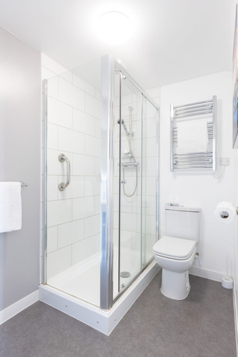 Bathroom 3, The Royal Hotel, Dorset