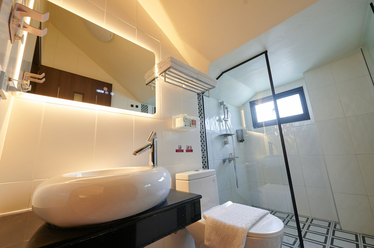 Bathroom 5, Avenue B&B, Hualien