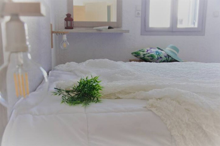 Bedroom 2, Ble Island, Crete