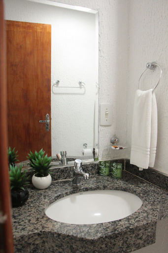 Bathroom 3, CR Hotel Bueno, Goiania