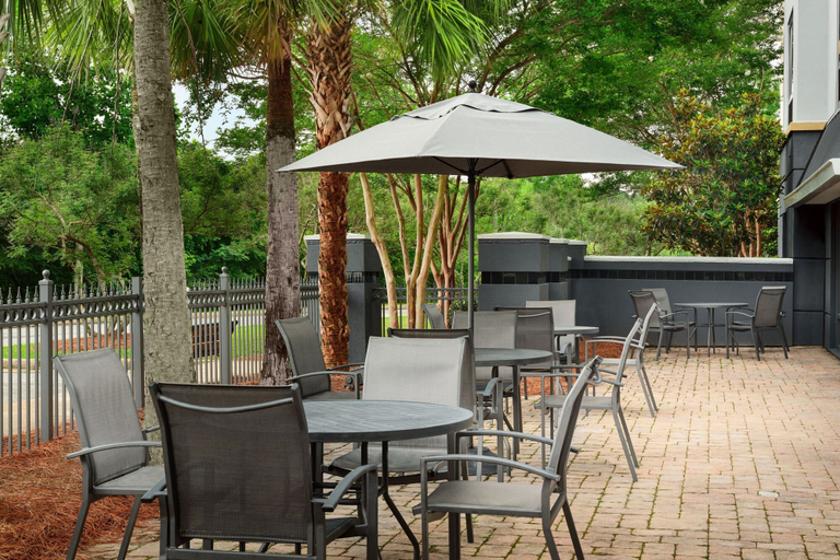 Food & Drinks 5, Fairfield Inn & Suites by Marriott Auburn Opelika, Lee