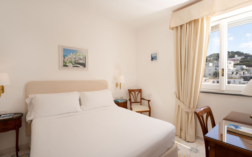 Bedroom 4, Hotel Syrene, Napoli