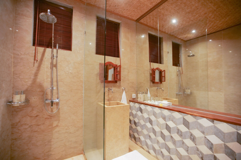 Bathroom 3