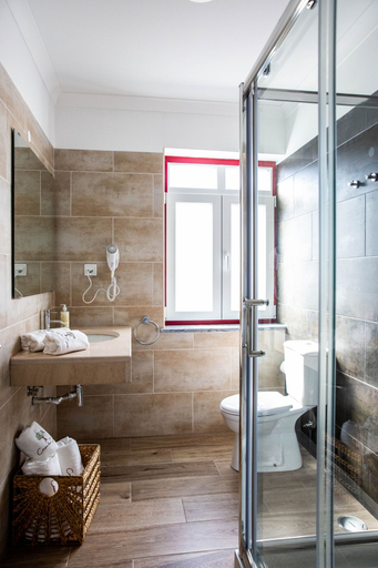 Bathroom 4, A Casa da Cerca, Almodôvar