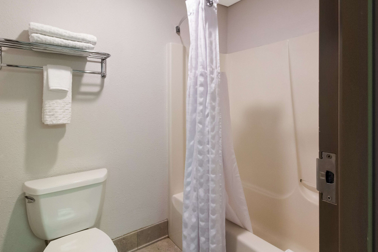 Bathroom 4, Best Western Lock Haven, Clinton