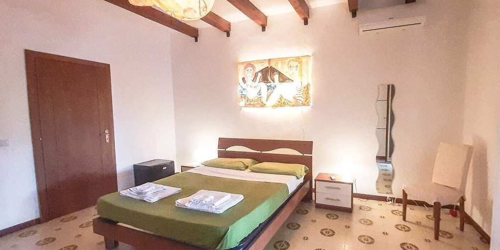 Bedroom 4, Villa Il Glicine Bed & Breakfast, Messina