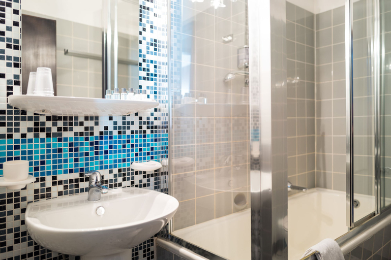 Bathroom 9