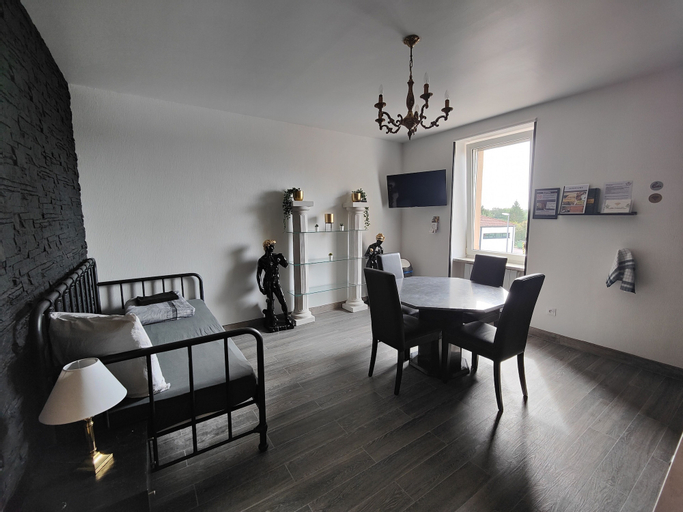 Dining Room 9