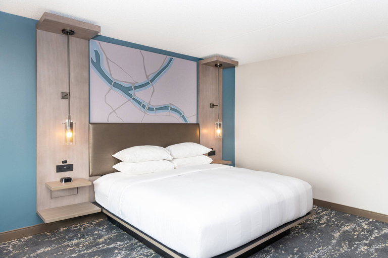 Bedroom 3, Pittsburgh Airport Marriott, Allegheny