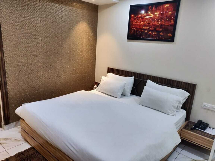 Bedroom 3, Hotel Tamilnadu, Chandauli