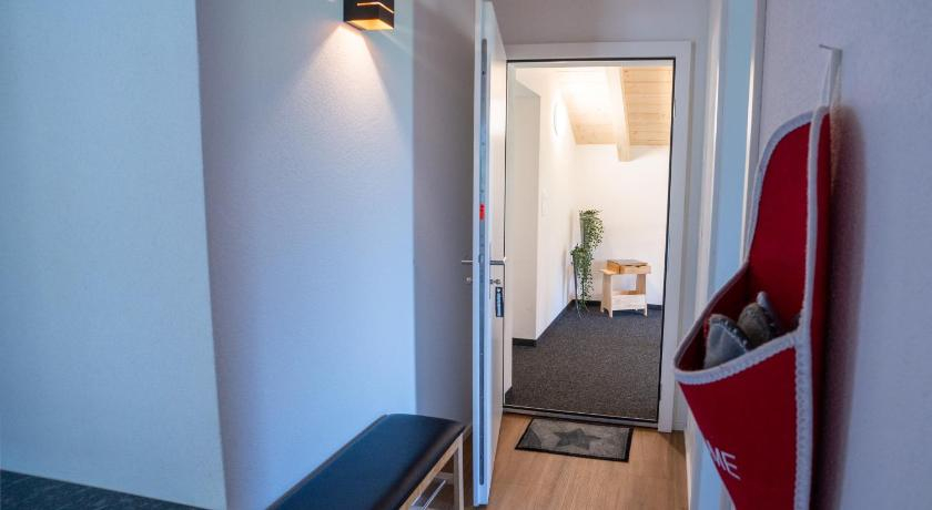 Chuenislodge2 Neu, 2 Balkone, Designerofen, mit top Aussicht!, Frutigen 
