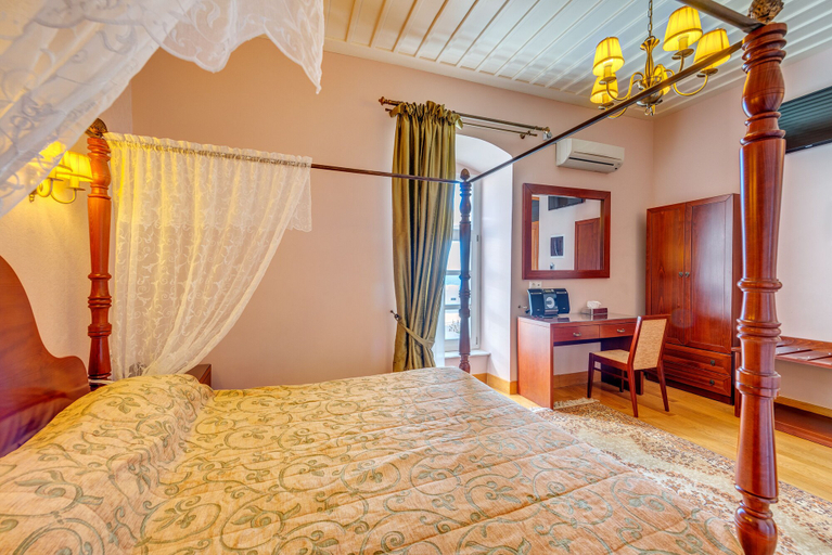 Bedroom 3, Apollonion Palace Hotel, South Aegean