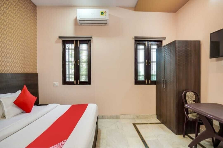 Bedroom 2, Silk Inn Luxury At No Cost, Lucknow