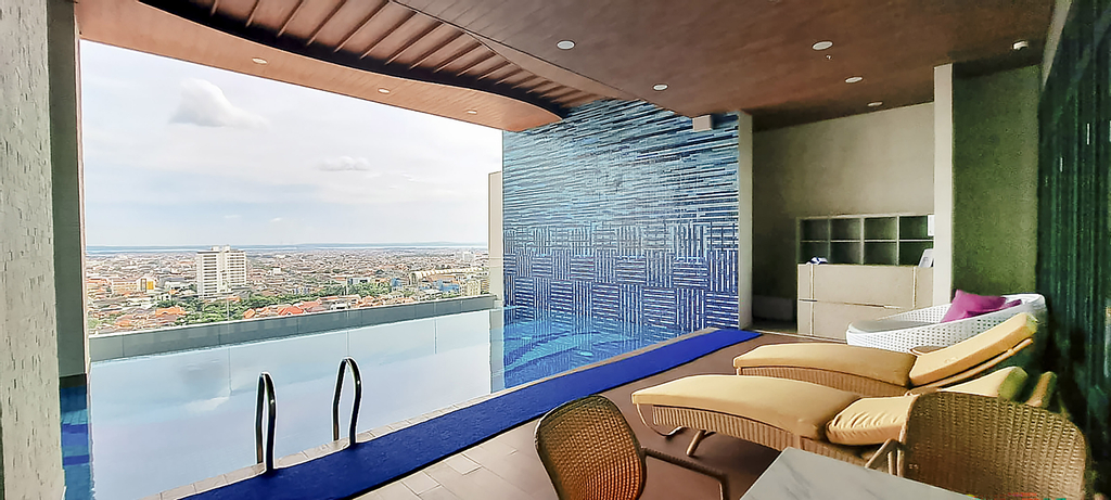 Exterior & Views 27