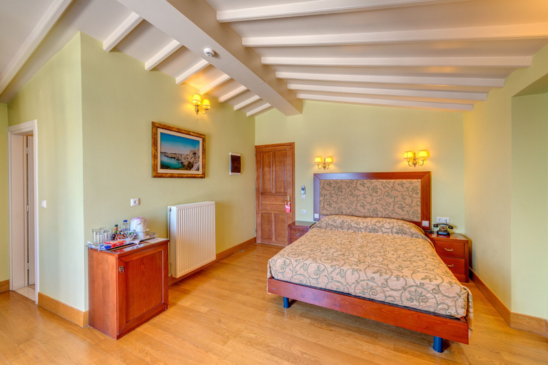 Bedroom 3, Apollonion Palace Hotel, South Aegean