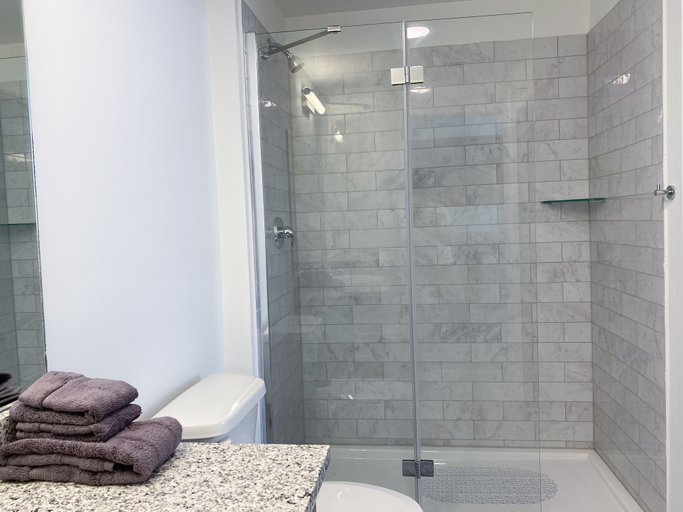 Bathroom 3, Little Habana apartments, Miami-Dade