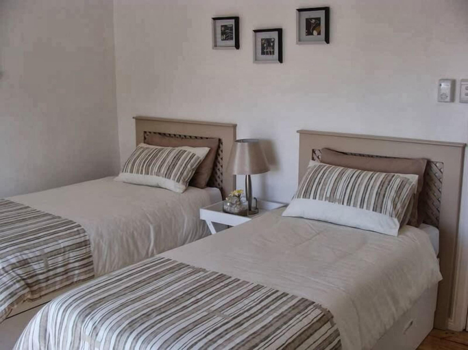 Bedroom 3, ZEN Tree bed & breakfast, Cape Winelands