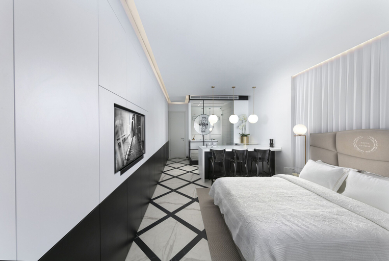 Bedroom 3, King George Suites