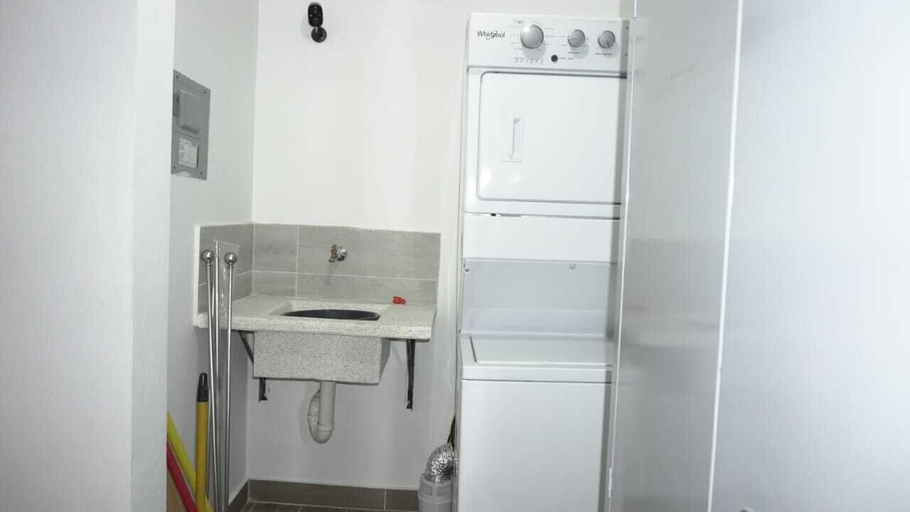 Bathroom, Tower I, Santiago de los Caballeros