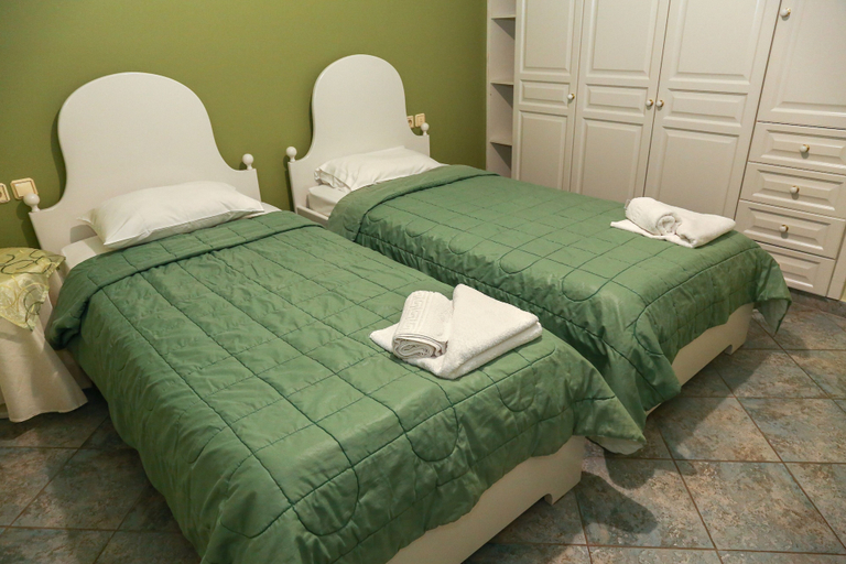 Bedroom 2, Heaven Apartments, Crete