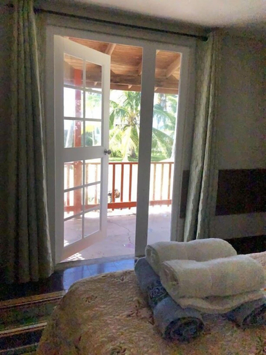 Others 5, Capi´s Place, San Andrés