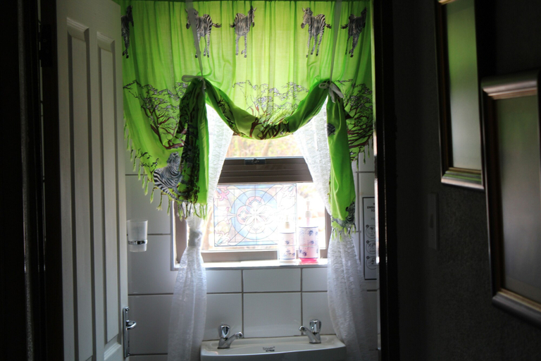 Bathroom 3, Ann's Lodge & Camping, Kamanjab