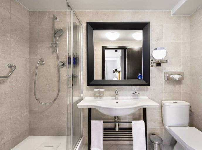 Bathroom 4, Radisson Blu Hotel, Prague, Praha 1