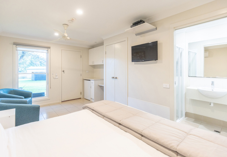 Bedroom 2, NRMA Port Campbell Holiday Park, Corangamite - South