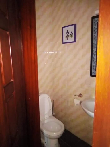 Bathroom, Sawa blues, Wouri