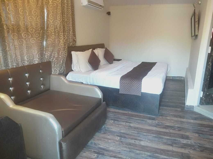 Bedroom 2, Comfort Inn Silver Arch Hotel, Mussoorie, Dehradun