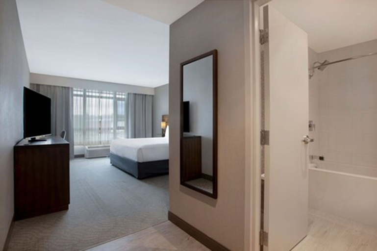 Bedroom 2, Great Blue Heron Hotel, Durham