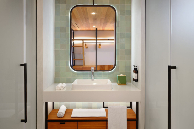 Bathroom 4, laïla, Seychelles, A Tribute Portfolio