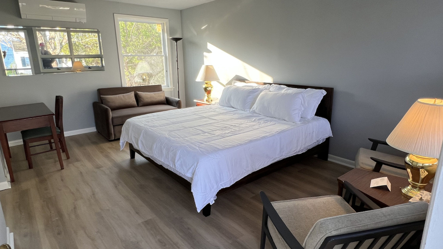 Bedroom 3, High Tide Inn, Knox