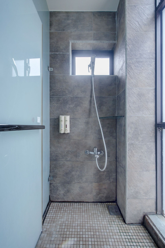 Bathroom 3, Shanban Bay, Pingtung