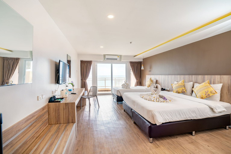Bedroom 3, Royal Phala Cliff Beach Resort, Ban Chang