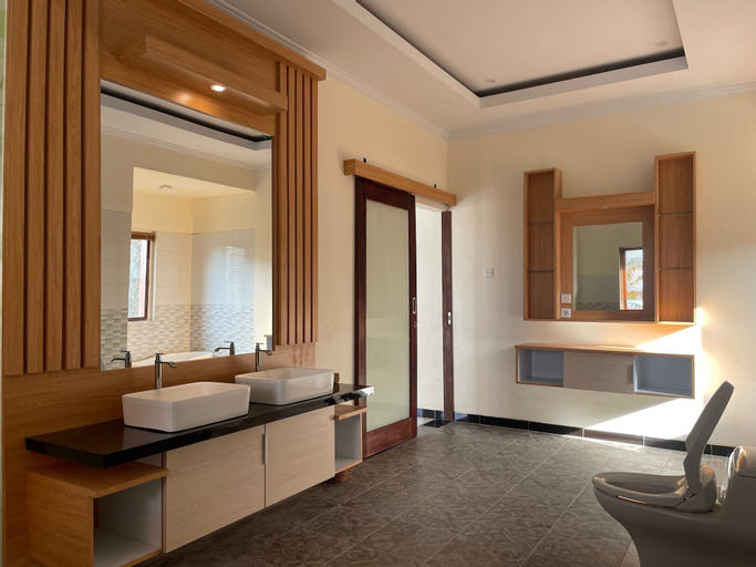 Bathroom 5