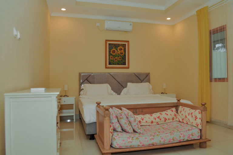 Bedroom 3, The Swarna Hotel Bayah, Lebak